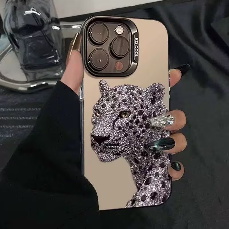 IMD Holographic Silver Phone C - огляд і ціна Apple Iphone 15 Pro Max