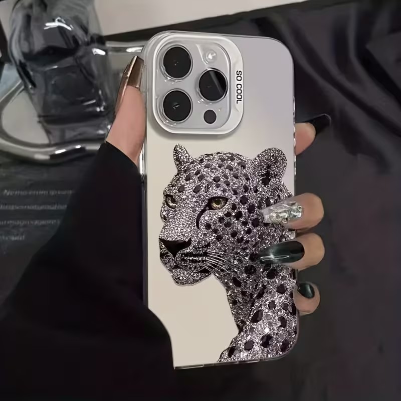 IMD Holographic Silver Phone C - огляд і ціна Apple Iphone 15 Pro Max
